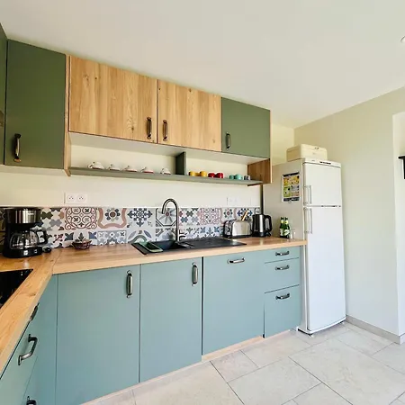 Les Chatons - Au Coeur De La Campagne Фревиль